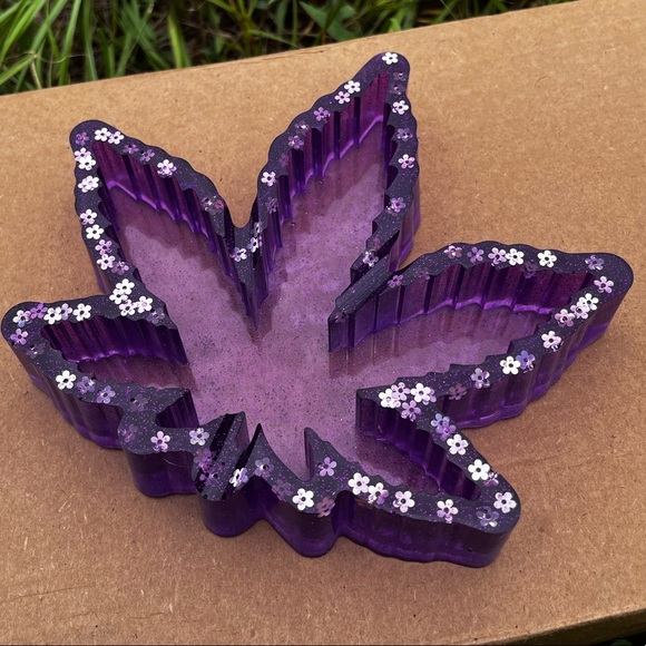 Resin Ash tray - Picture 3 of 4